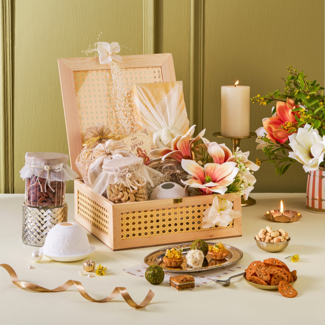 Pearl Rattan Royale Hamper