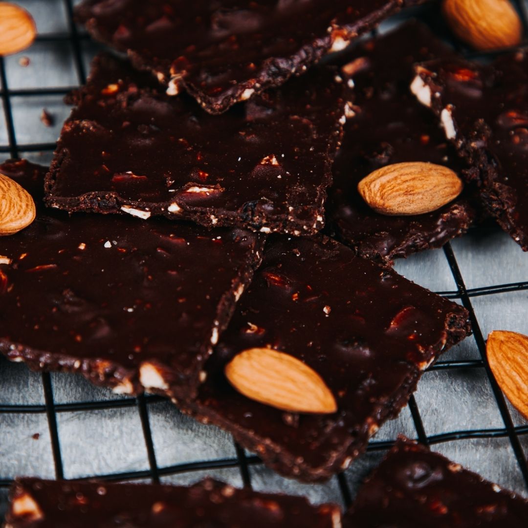 Roasted Almonds & Black Current Chocolate Bar
